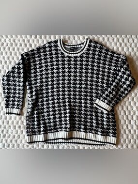 torrid Black & White Houndstooth Crewneck Sweater